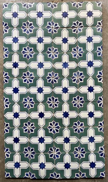 ENSEMBLE DE 28 CARREAUX DESVRES ANCIENS TILES